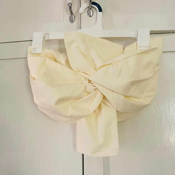 Mulla Los Angeles Ivory Bow Crop Top - Picture 2 of 9